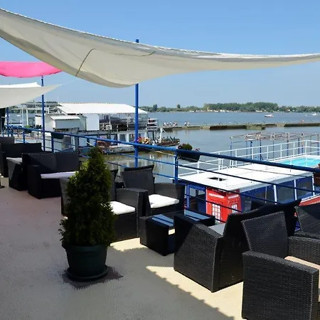 Splav Guest Hause Gusar * Belgrade