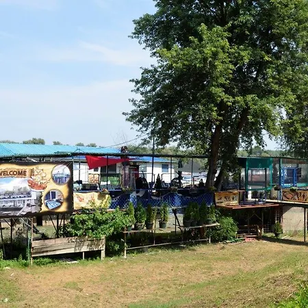 Splav Guest Hause Gusar * Belgrado