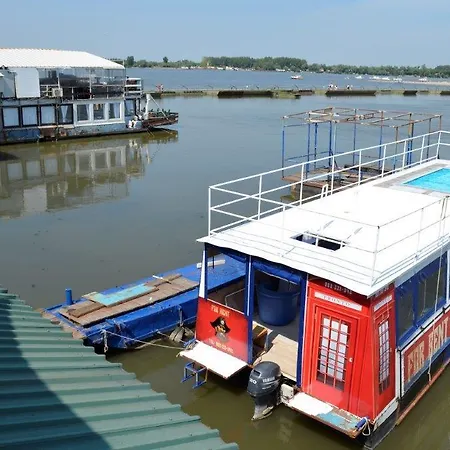 Splav Guest Hause Gusar * Belgrado